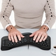 Adquiere tu Teclado Ergonómico Ergo KB-700 USB Español con Reposamuñecas en nuestra tienda informática online o revisa más modelos en nuestro catálogo de Solo Teclados Genius